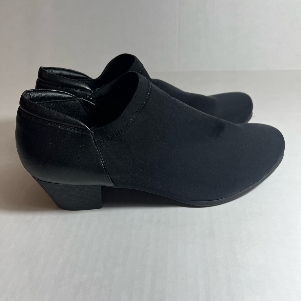 Black Rivet Women's Black Ankle Booties